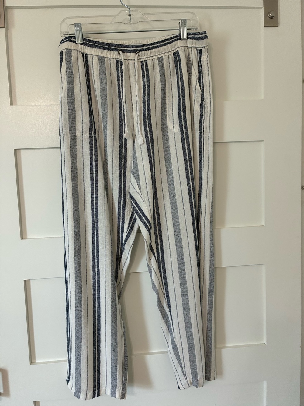 Dash Linen-Blend Pants in White and Navy
